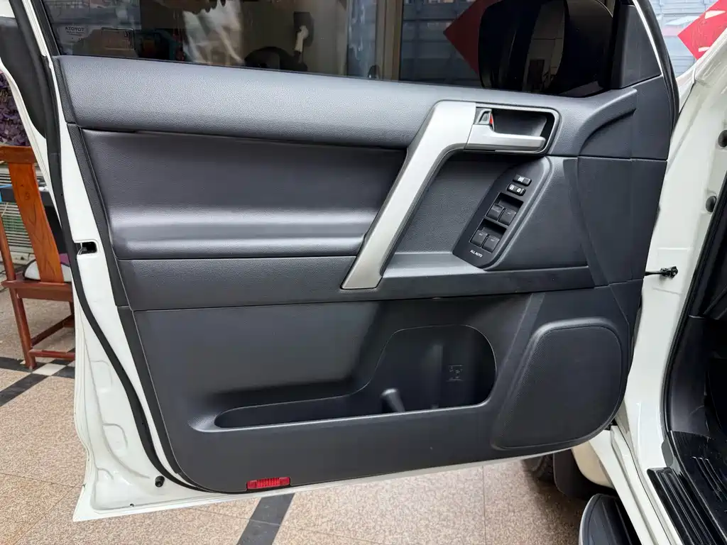 Toyota Prado 2018 3.5L Automatic TX-L NAVI Rear-Mounted Spare Tire