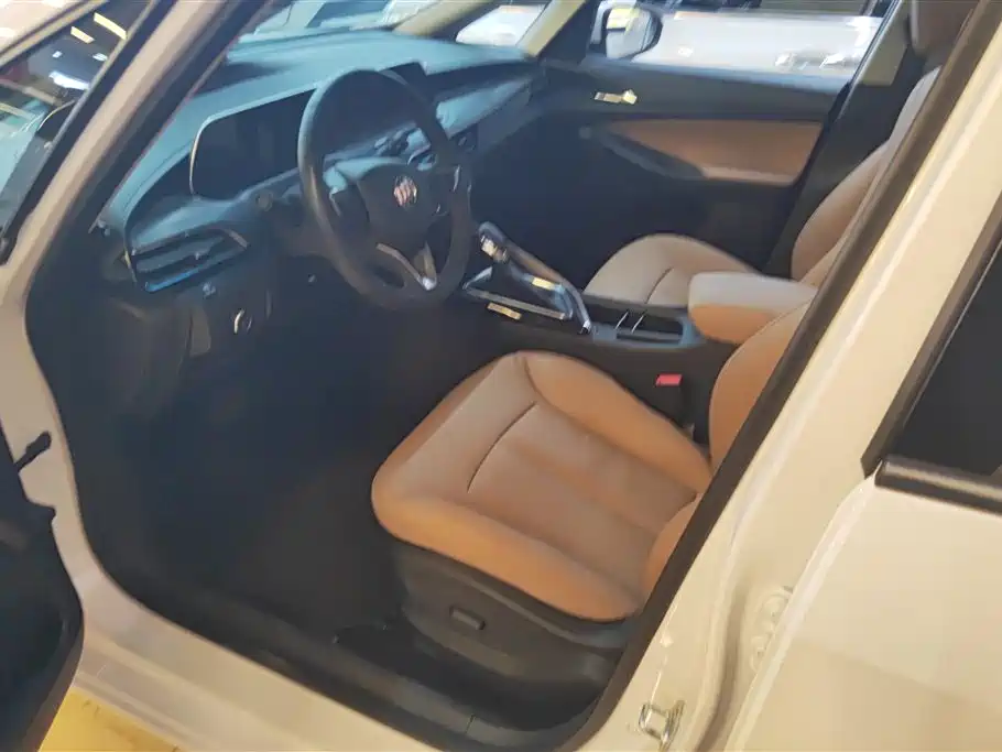 Buick GL6 2021 323T Mild Hybrid Interconnected Premium Edition
