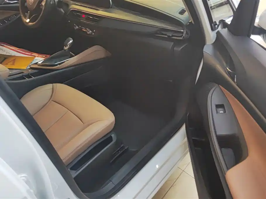 Buick GL6 2021 323T Mild Hybrid Interconnected Premium Edition