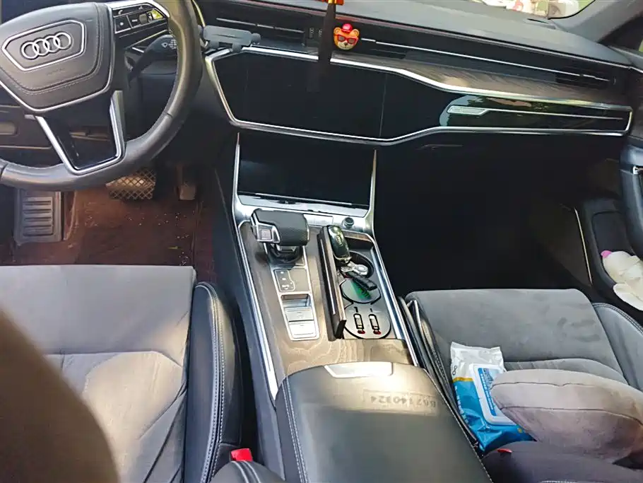 Audi A6L 2023 45 TFSI臻选动感型
