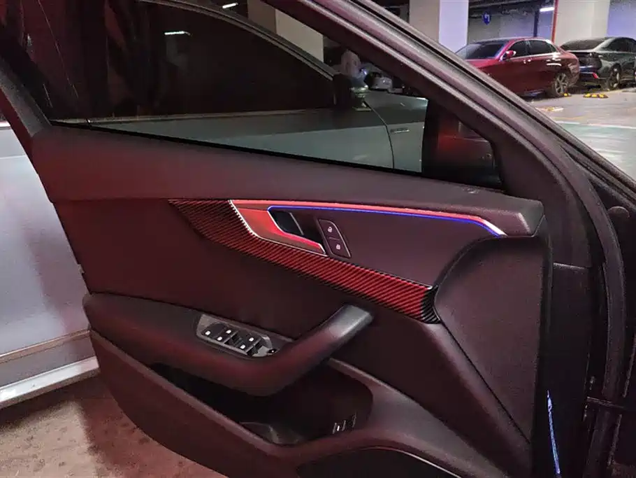 Audi A4L 2020 40 TFSI Luxury Dynamic