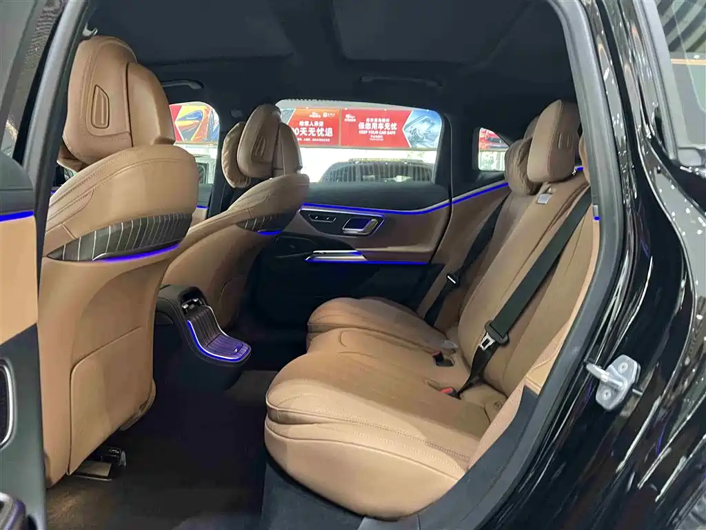 Mercedes-Benz E-Class 2024 E 300 L Fashion