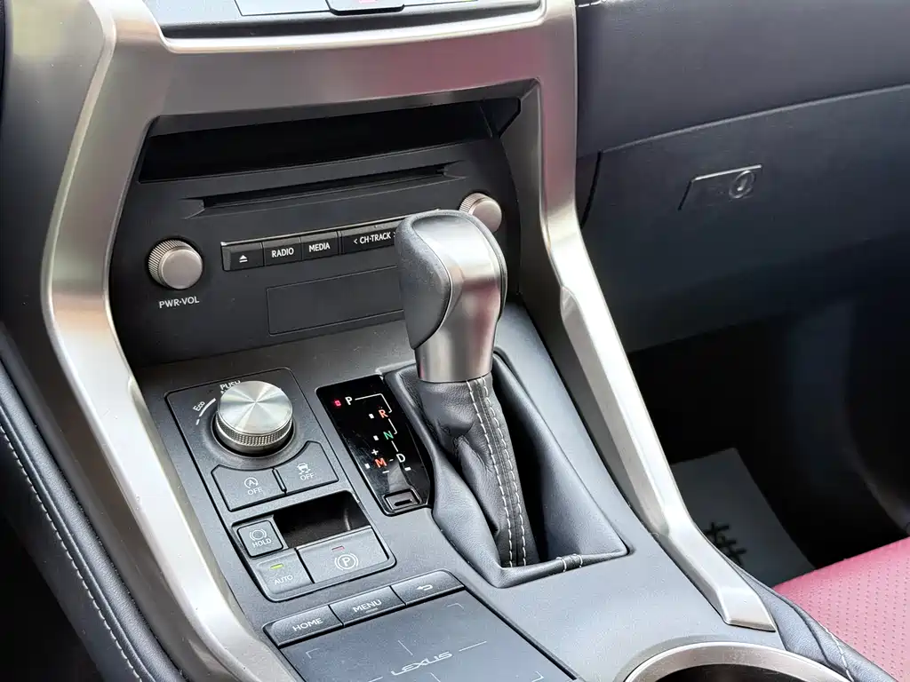 Lexus NX 2018 200 FWD Fengxing Edition China V