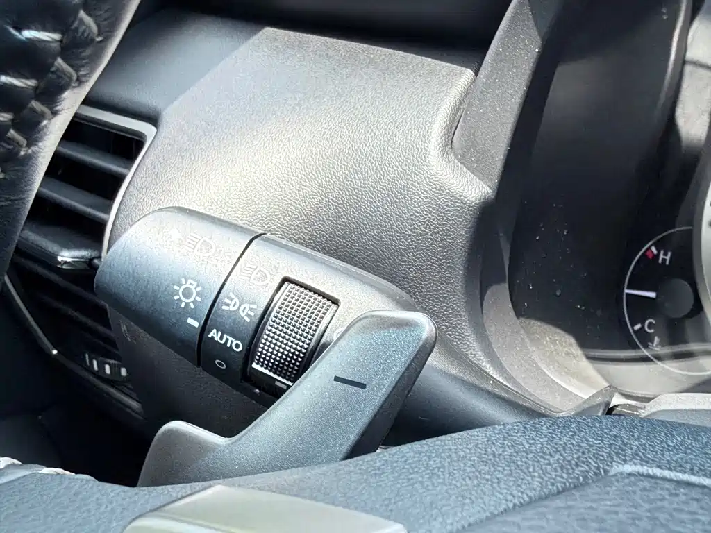 Lexus NX 2018 200 FWD Fengxing Edition China V