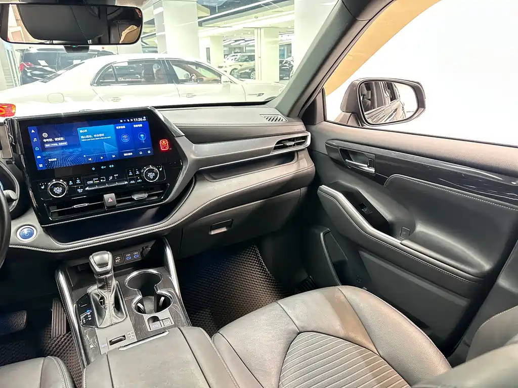 2021 Toyota Crown Kluger 2.5L HEV AWD Premium Edition