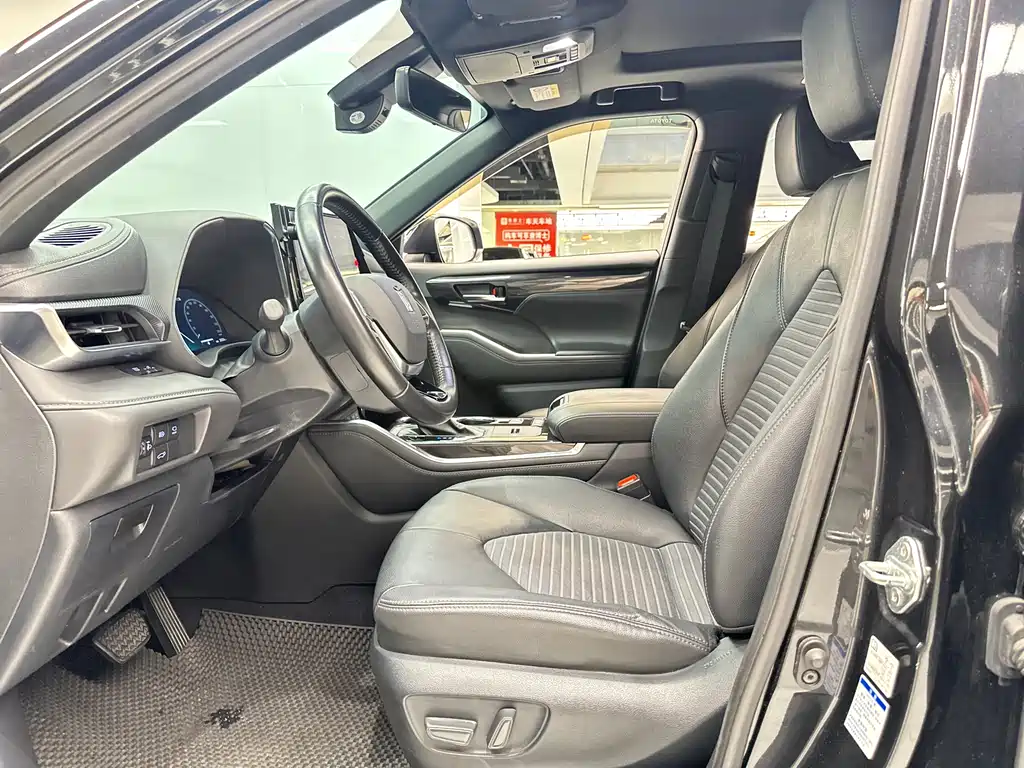 2021 Toyota Crown Kluger 2.5L HEV AWD Premium Edition