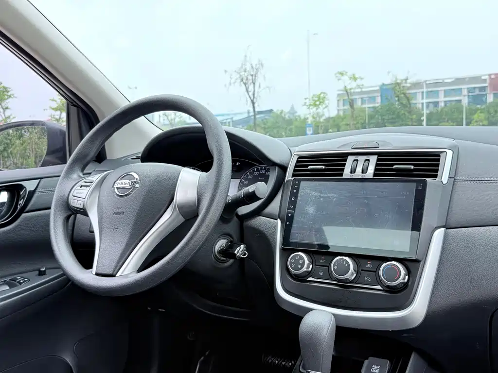 Nissan Tiida 2016 1.6L CVT Sport Edition