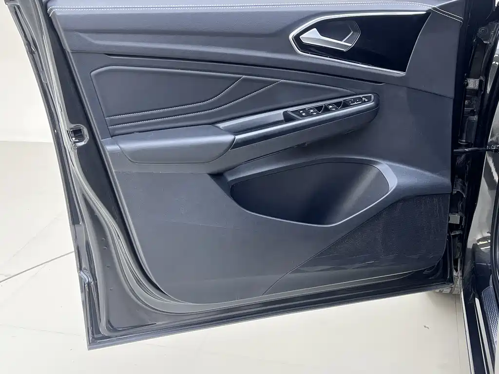 Jetta VS7 2022 Black Blade Edition 1.4T Automatic Pro