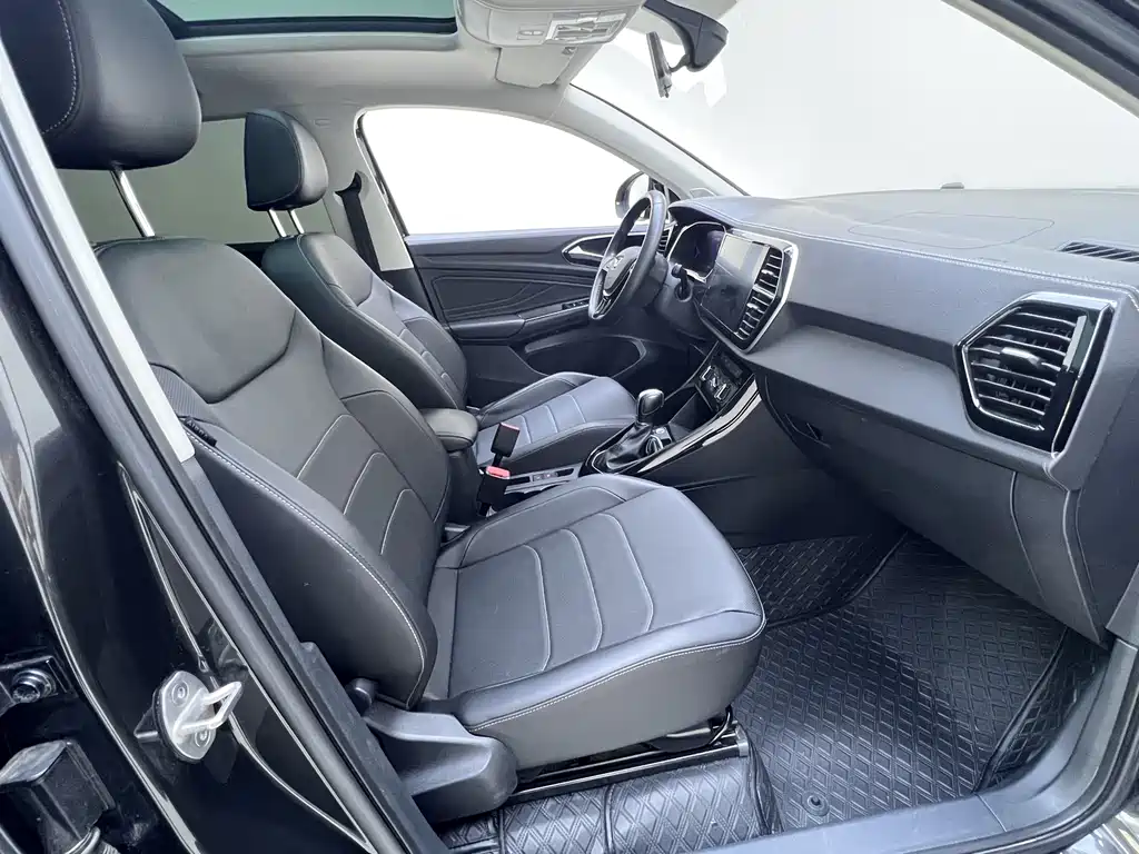 Jetta VS7 2022 Black Blade Edition 1.4T Automatic Pro