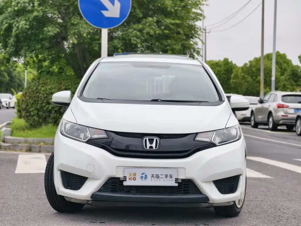 Honda Fit 2016 1.5L LXS CVT Comfort Sunroof Edition