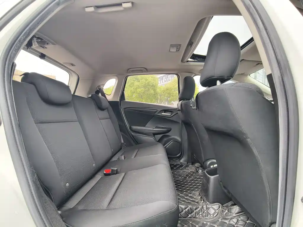 Honda Fit 2016 1.5L LXS CVT Comfort Sunroof Edition