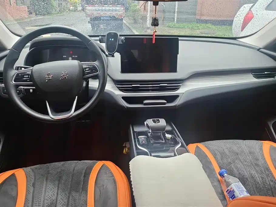 Hongqi E-QM5 2023 620km PLUS