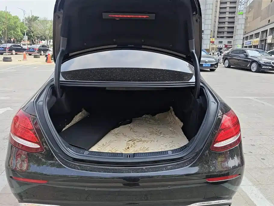 Mercedes-Benz E-Class 2019 E 260 L