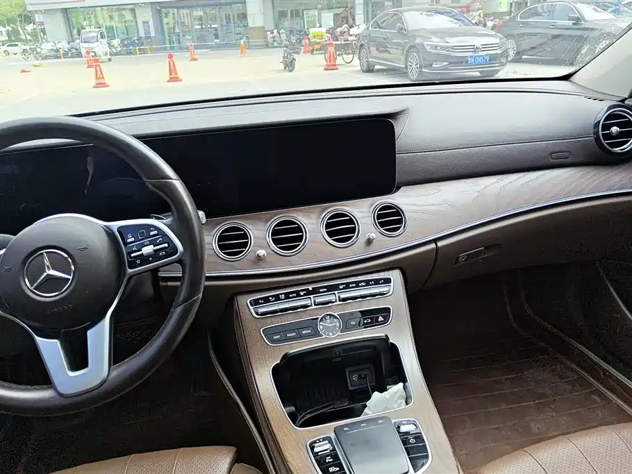 Mercedes-Benz E-Class 2019 E 260 L