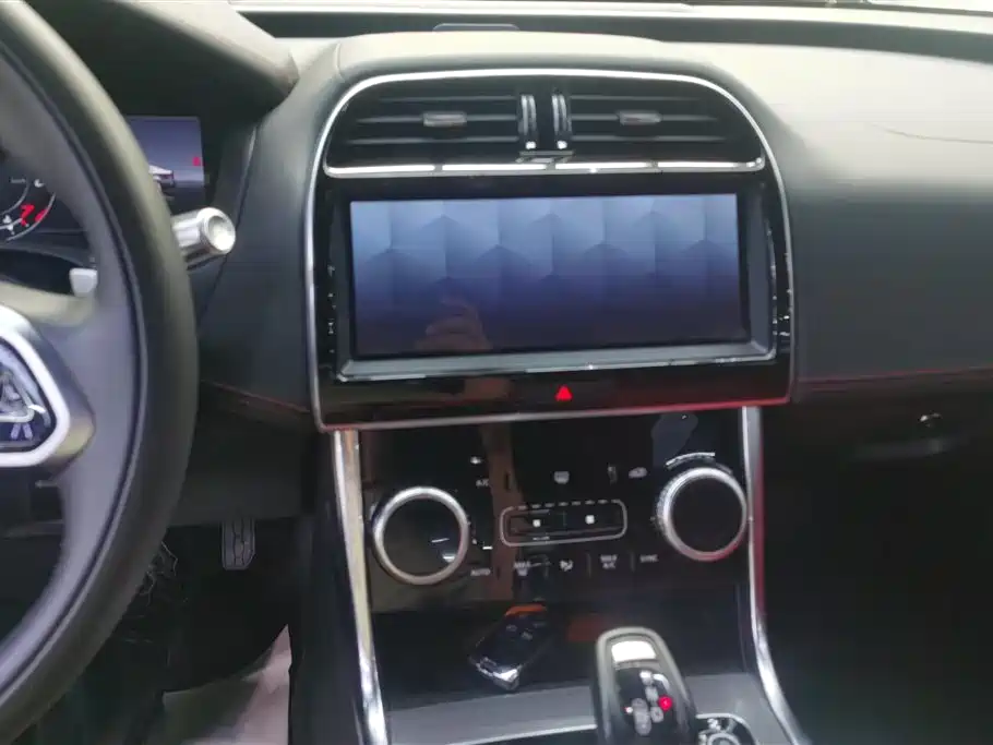 Jaguar XEL 2021 2.0T 250PS R-Dynamic S