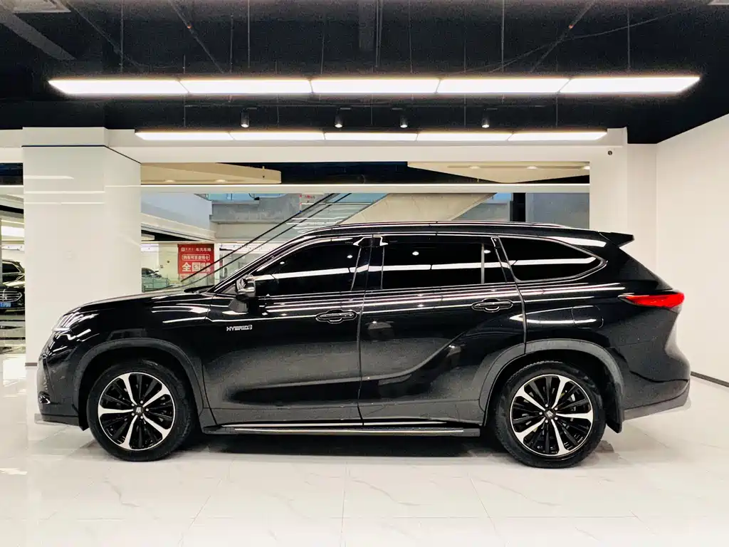 2021 Toyota Crown Kluger 2.5L HEV AWD Premium Edition