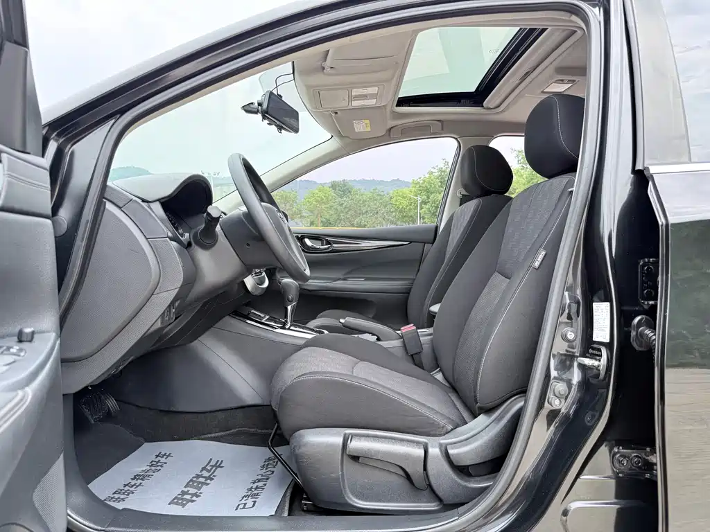 Nissan Tiida 2016 1.6L CVT Sport Edition