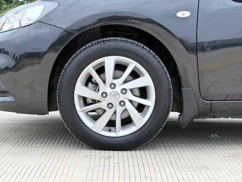 Nissan Tiida 2016 1.6L CVT Sport Edition