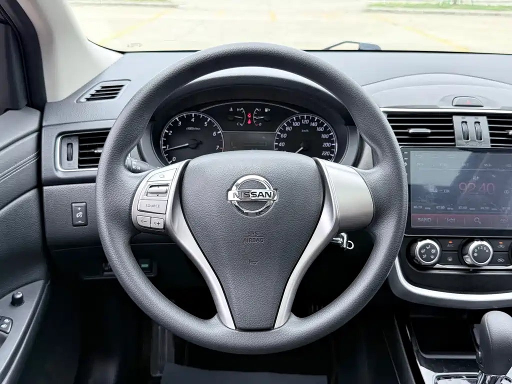 Nissan Tiida 2016 1.6L CVT Sport Edition