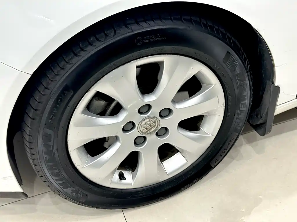 Buick Regal 2015 1.6T Leading Technology Edition
