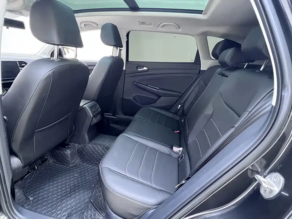 Jetta VS7 2022 Black Blade Edition 1.4T Automatic Pro
