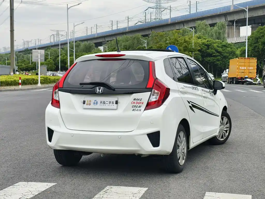 Honda Fit 2016 1.5L LXS CVT Comfort Sunroof Edition