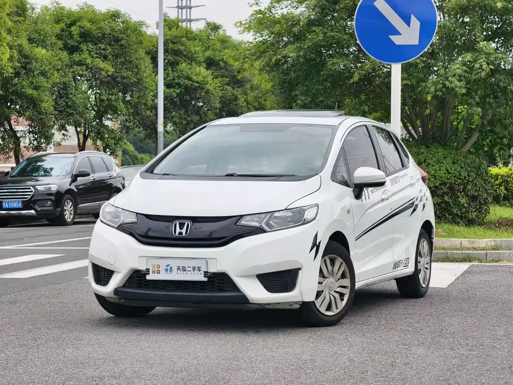 Honda Fit 2016 1.5L LXS CVT Comfort Sunroof Edition