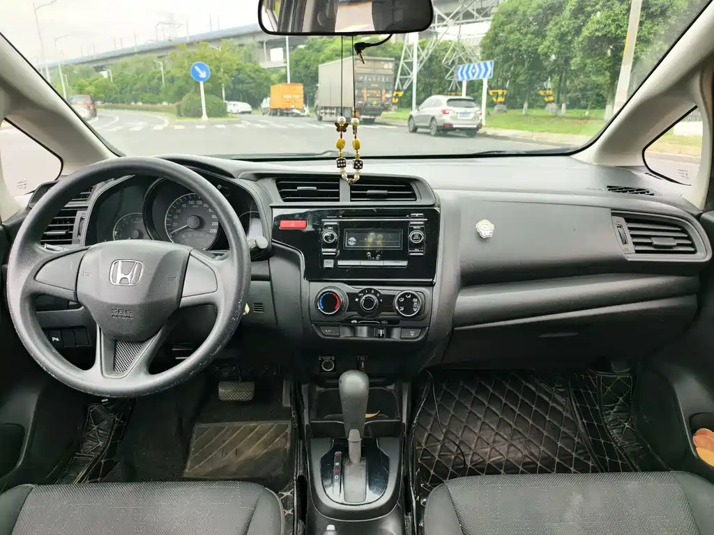 Honda Fit 2016 1.5L LXS CVT Comfort Sunroof Edition