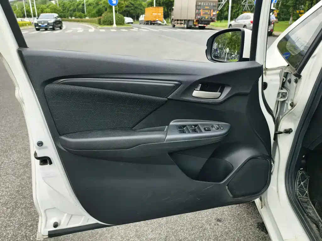 Honda Fit 2016 1.5L LXS CVT Comfort Sunroof Edition