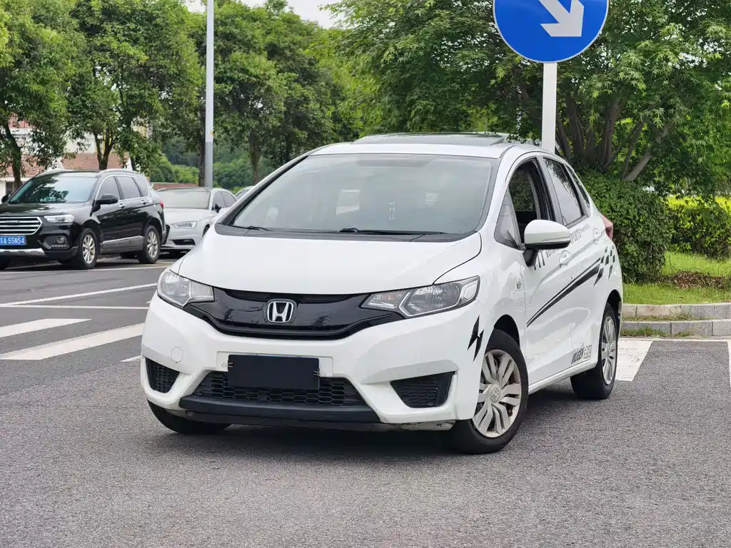 Honda Fit 2016 1.5L LXS CVT Comfort Sunroof Edition
