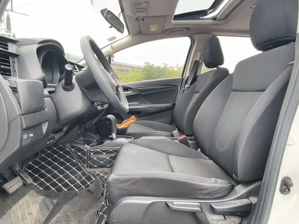 Honda Fit 2016 1.5L LXS CVT Comfort Sunroof Edition