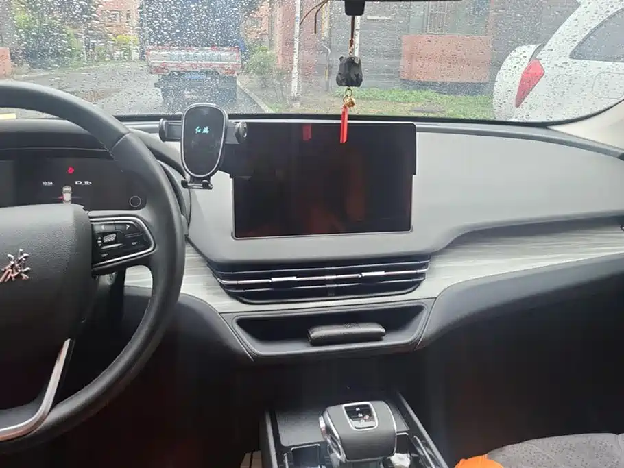 Hongqi E-QM5 2023 620km PLUS