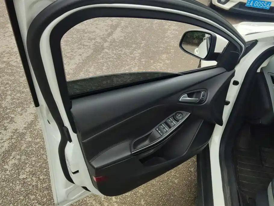 Ford Focus 2017 Hatchback EcoBoost 125 Automatic Trend Smart Edition