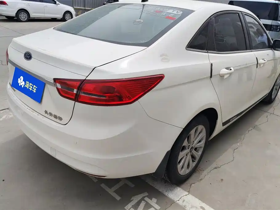 Ford Escort 2017 Happiness Edition 1.5L Automatic Fashion Type