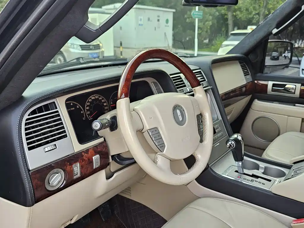 Lincoln Navigator 2005 5.4L