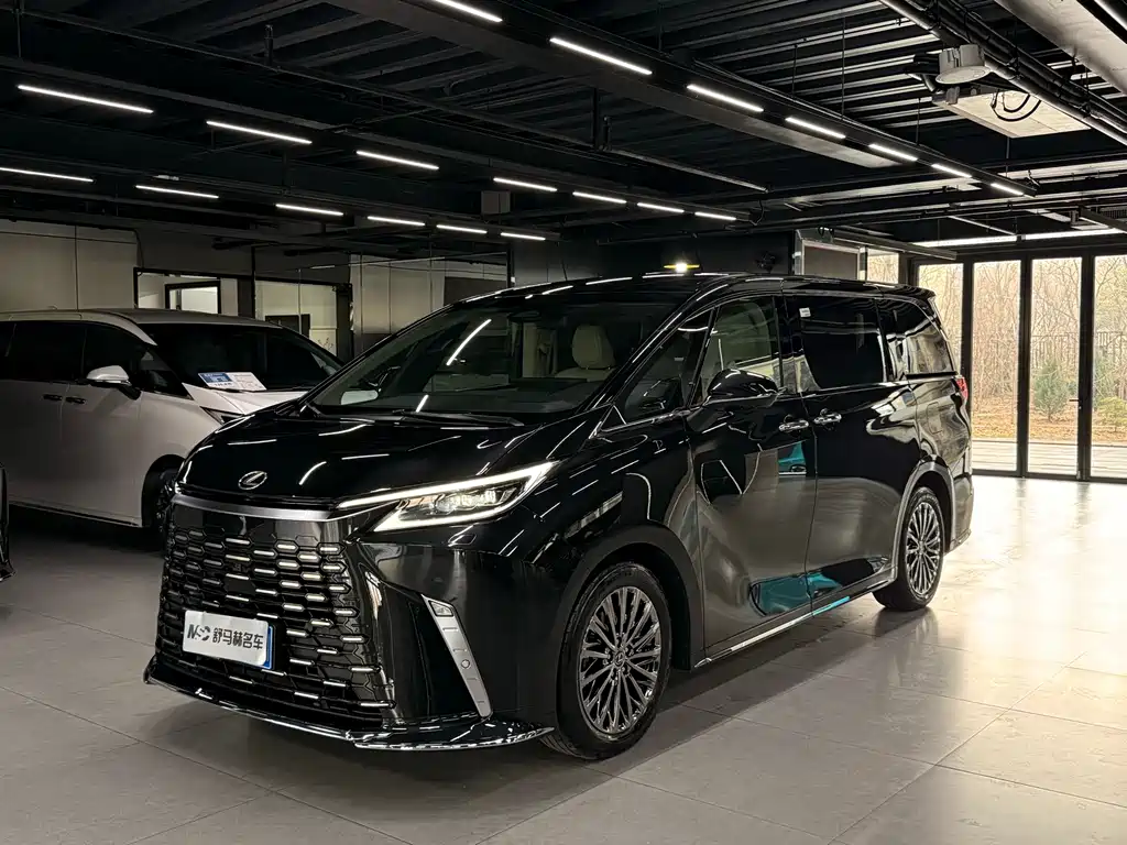 Lexus LM 2023 500h 6-Seater Prestige Edition