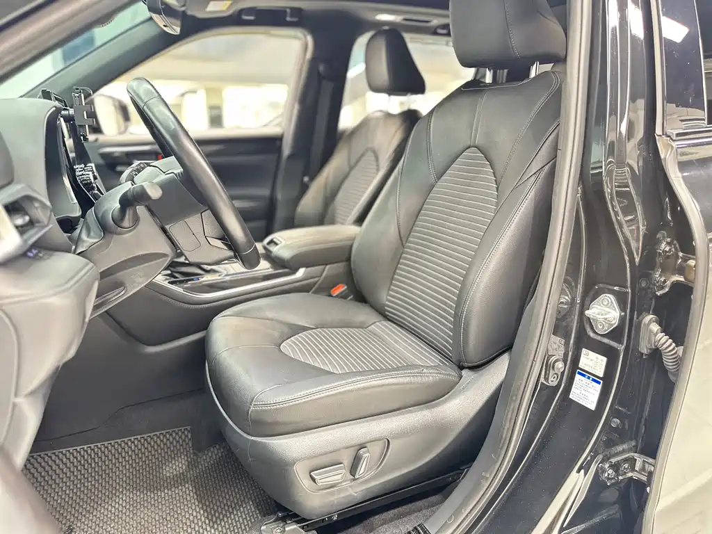 2021 Toyota Crown Kluger 2.5L HEV AWD Premium Edition