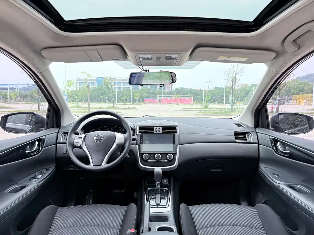 Nissan Tiida 2016 1.6L CVT Sport Edition