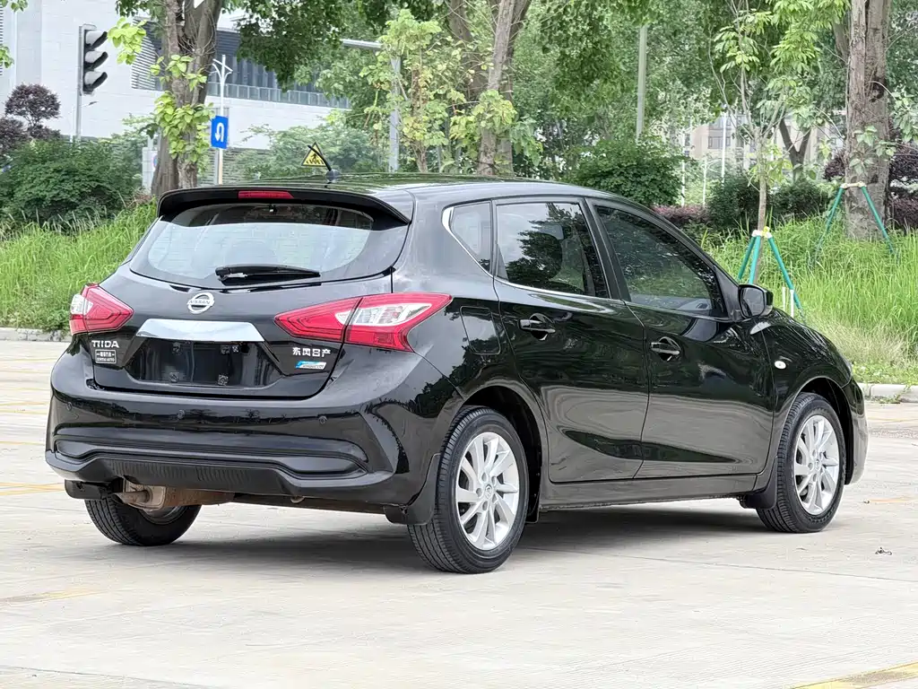 Nissan Tiida 2016 1.6L CVT Sport Edition