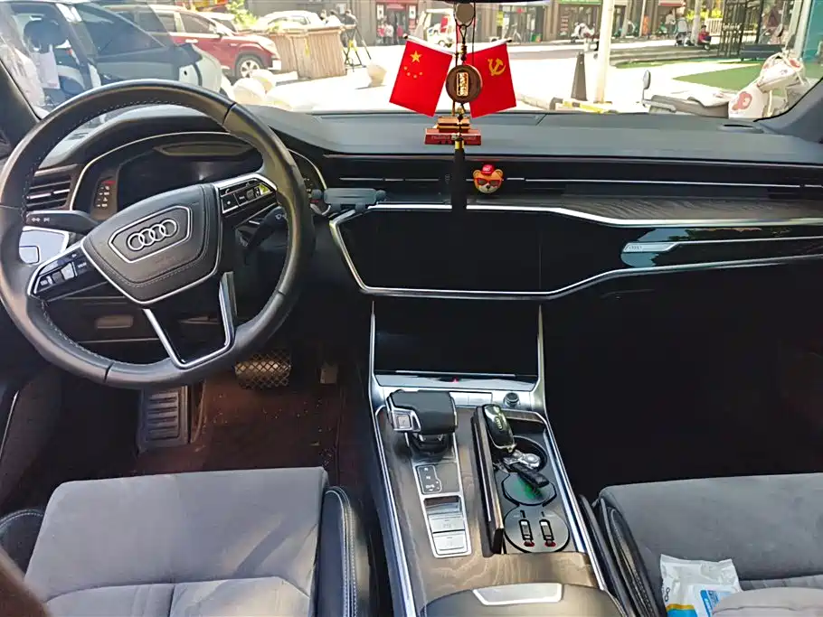 Audi A6L 2023 45 TFSI臻选动感型