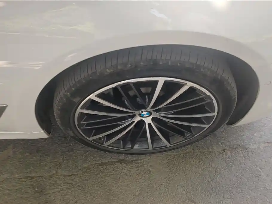 BMW 5 Series 2021 Updated 530Li Leading Edition M Sport Package