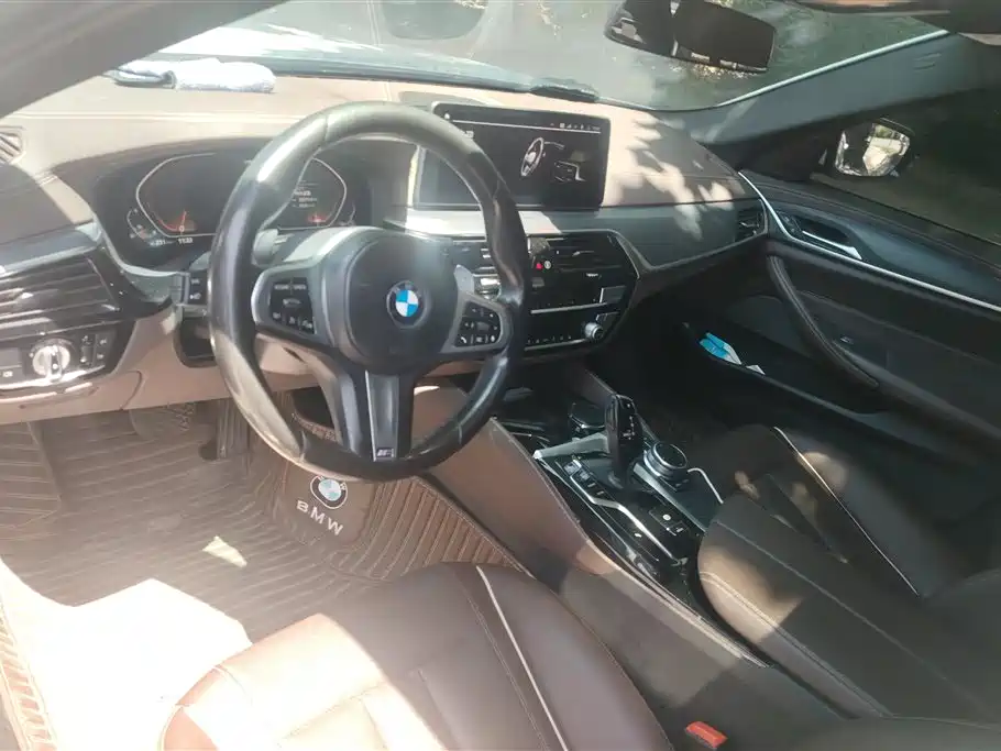 BMW 5 Series 2021 Updated 530Li Leading Edition M Sport Package