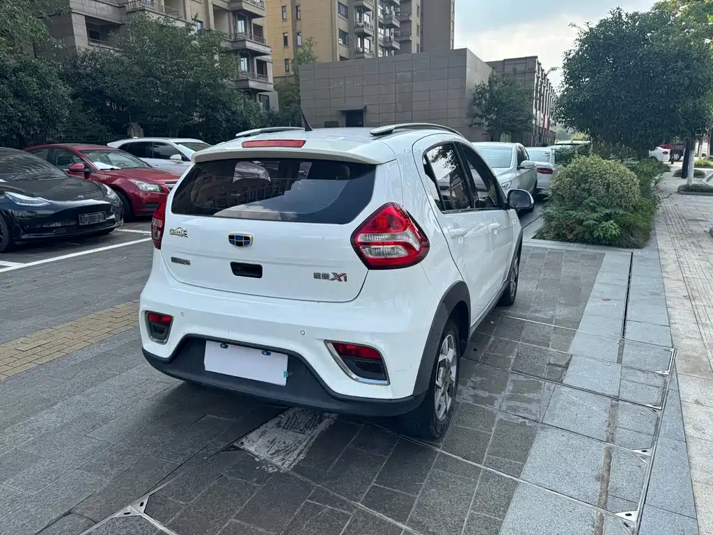 Geely Vision X1 2017 1.3L Auto Fun Edition