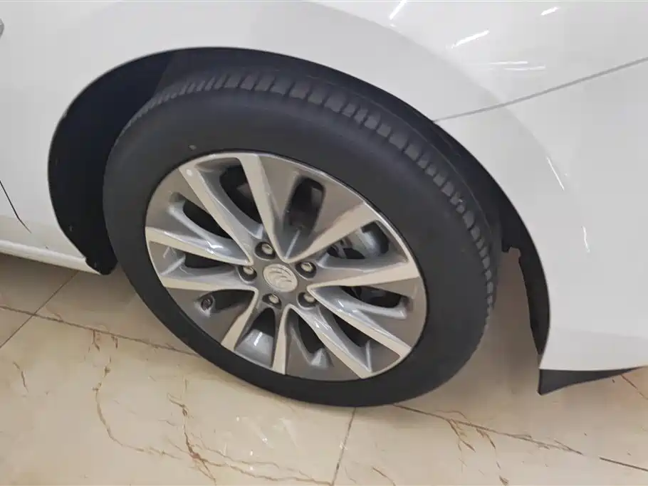 Buick GL6 2021 323T Mild Hybrid Interconnected Premium Edition