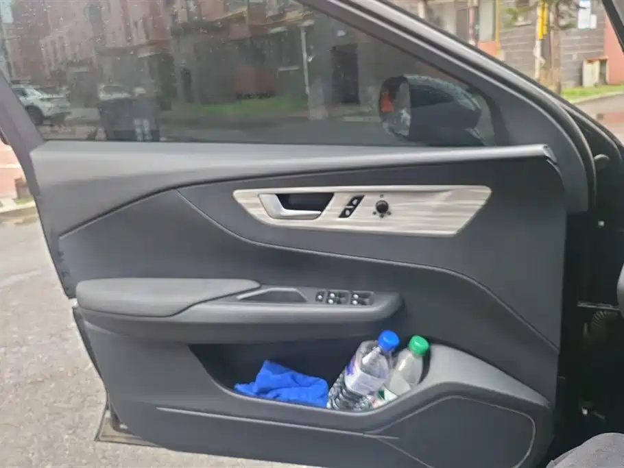 Hongqi E-QM5 2023 620km PLUS