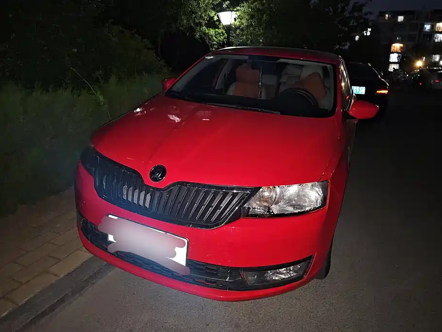 Skoda Rapid Spaceback 2014 1.6L Automatic Yuexiang Edition