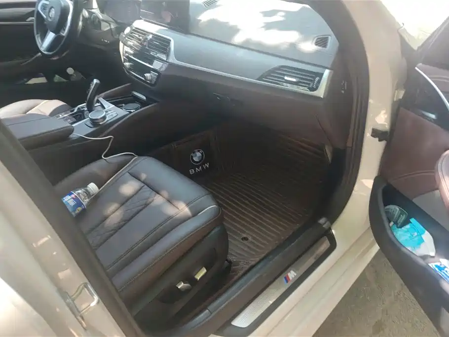 BMW 5 Series 2021 Updated 530Li Leading Edition M Sport Package