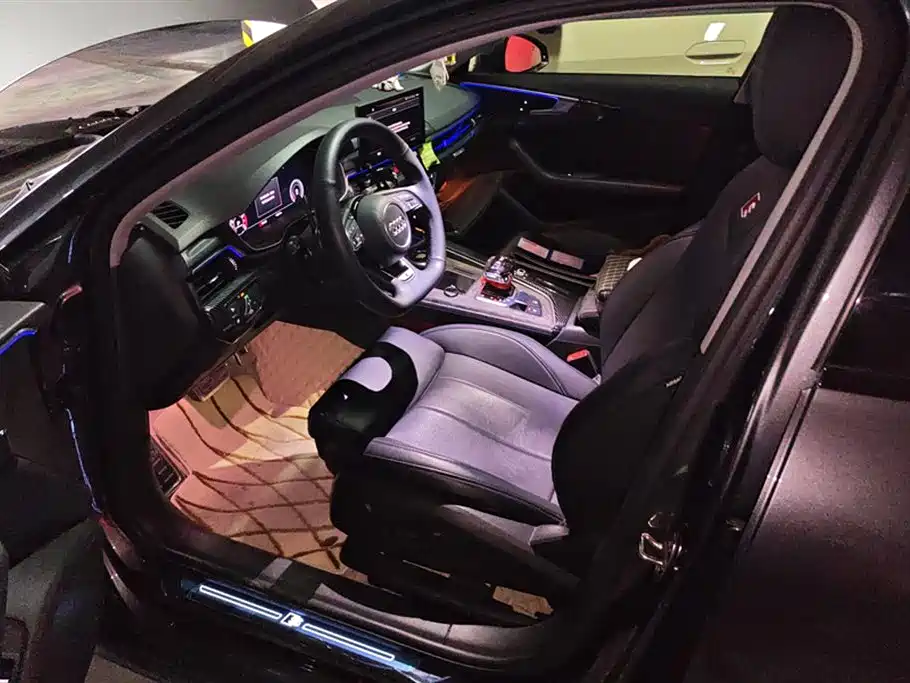Audi A4L 2020 40 TFSI Luxury Dynamic
