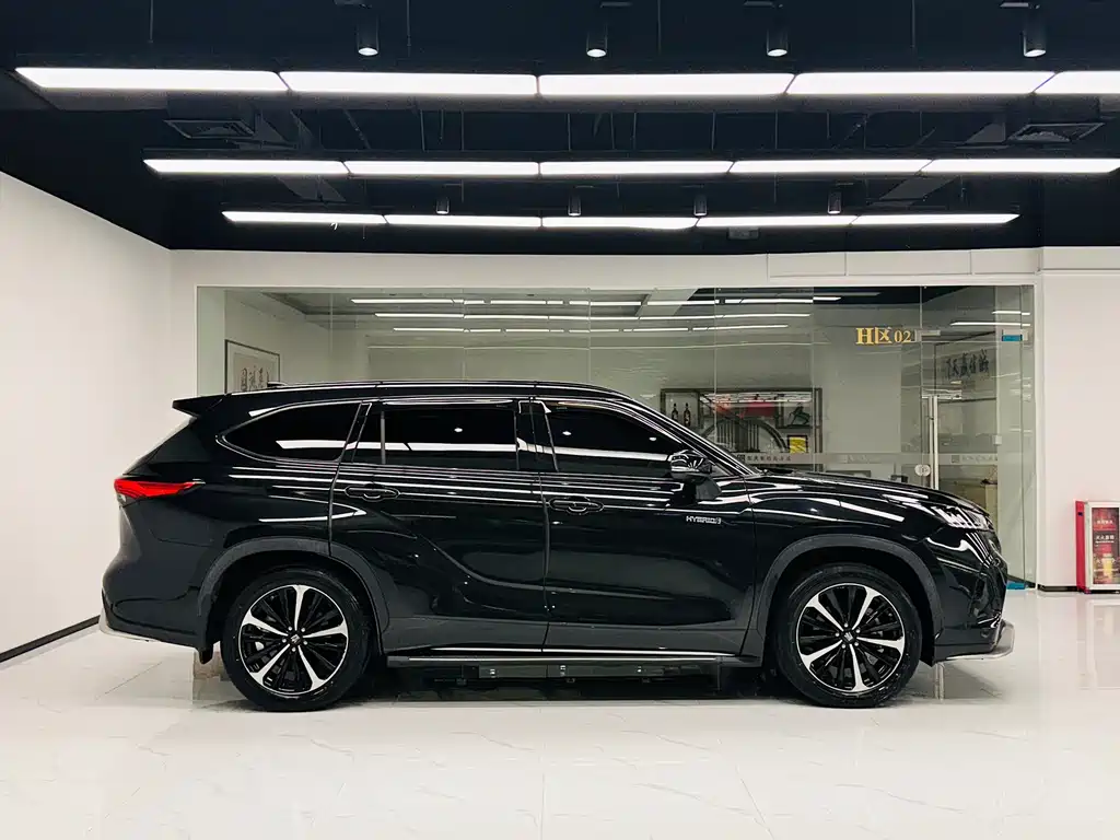 2021 Toyota Crown Kluger 2.5L HEV AWD Premium Edition