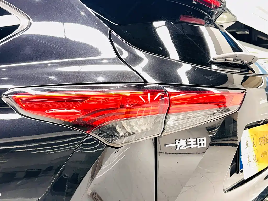 2021 Toyota Crown Kluger 2.5L HEV AWD Premium Edition